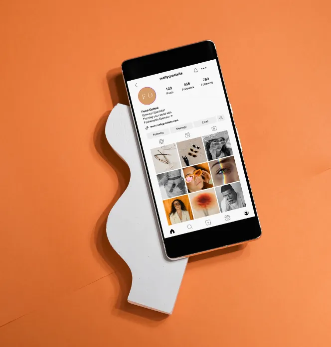 responsywne strony internetowe i profile social media